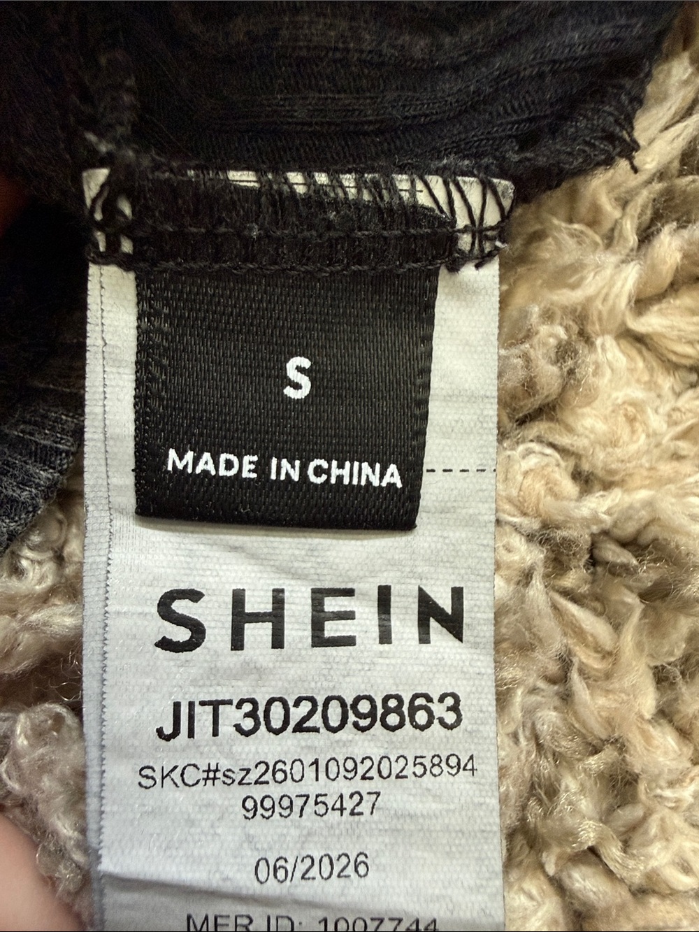 SHEIN Black Ribbed Button-Front Tank - Picture 2 of 2